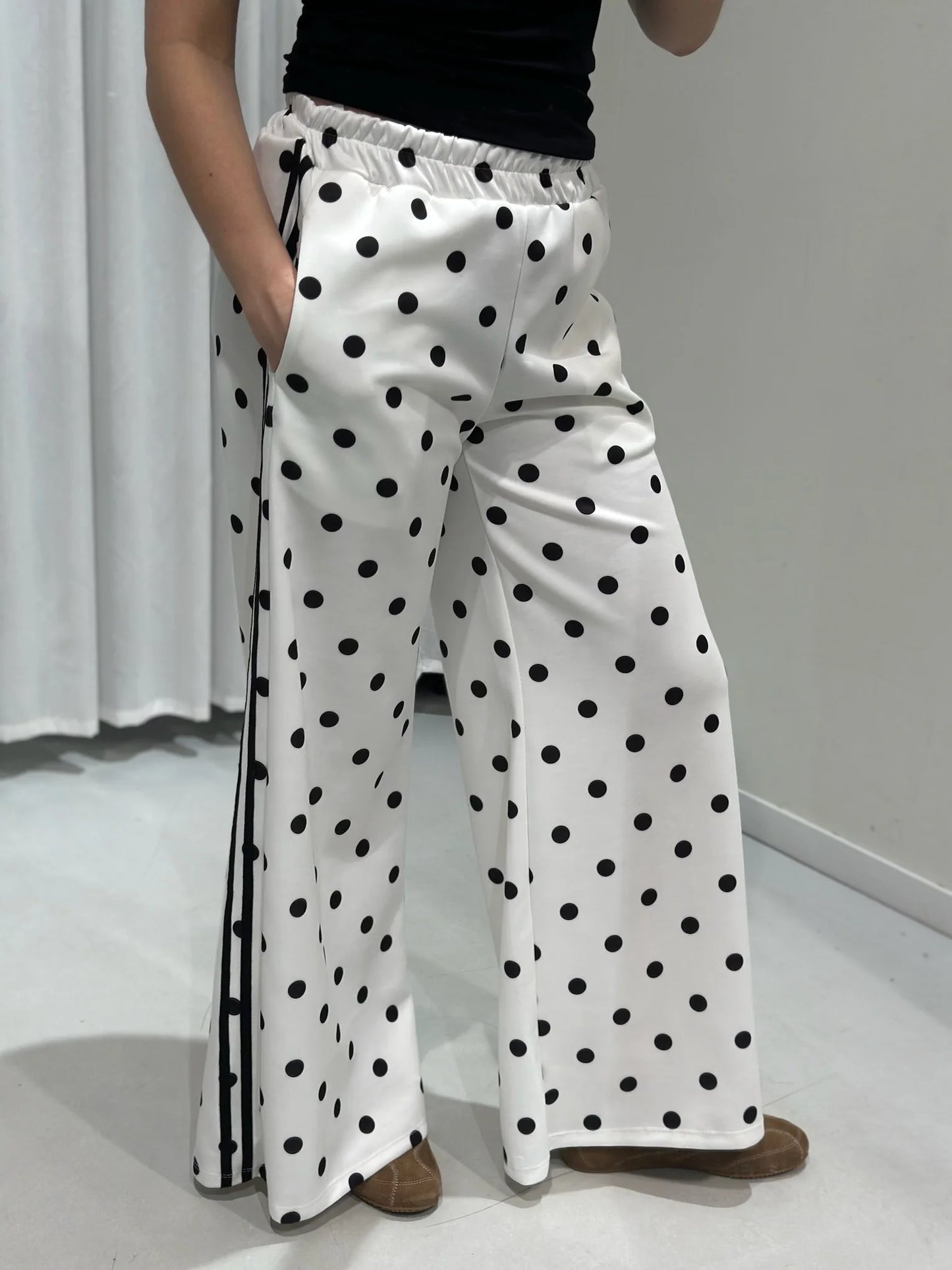 Polka dots pants | White